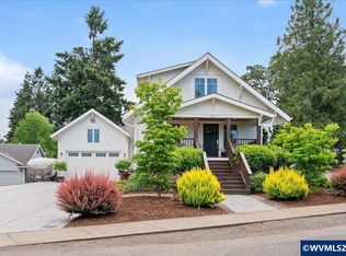 810 Chadwick St, Silverton, OR 97381