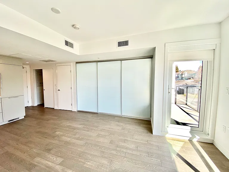 7828 Granville St #302 — Photo 4