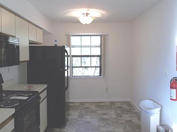 4th image of 117 Allens Ln