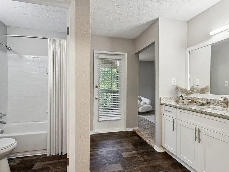 2311 Dunwoody Xing — Photo 17