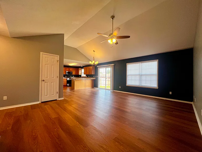 4434 W Normal St — Photo 3
