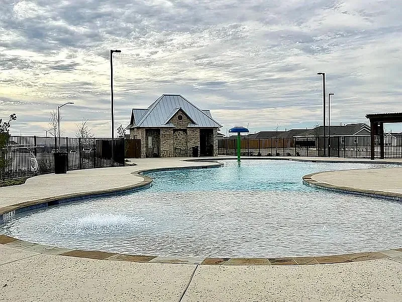 3 bed, 1450 sqft, $2,295 — Photo 2