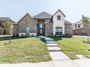 710 Whippoorwill Dr, Midlothian, TX 76065