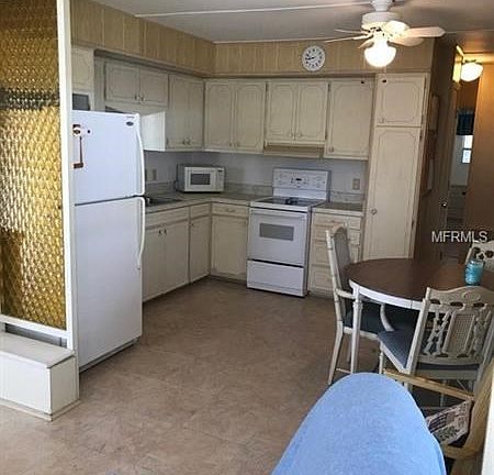 Eat-in Kitchen