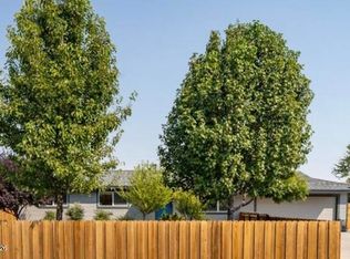 415 Curry Dr, Fernley, NV 89408