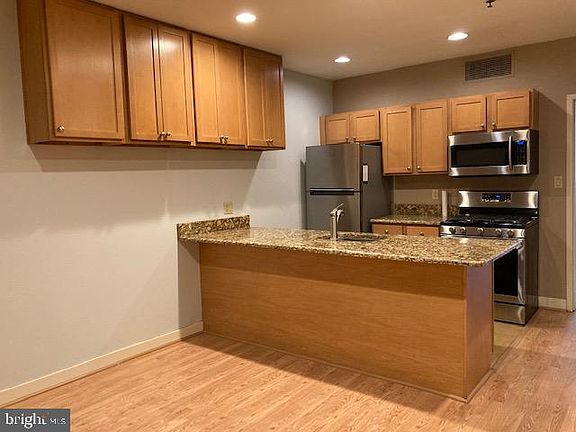 4th image of 1100 Vine St APT 601