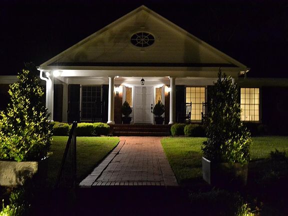 2nd image of 200 Lake Circle Dr