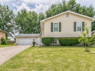 32 S Hillview Dr, Saint Peters, MO 63376