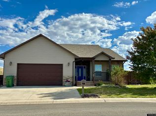 1315 Green River Dr, Douglas, WY 82633