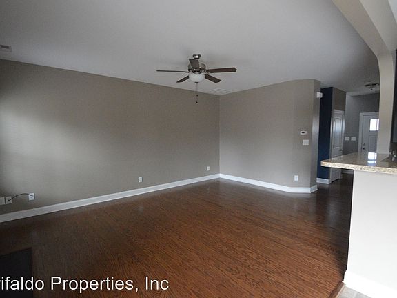 3rd image of 104 Berrywood Ct