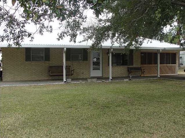 1st image of 1381 Henderson Hwy