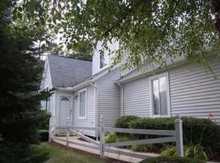 386 Kings Ct, Akron, OH 44321