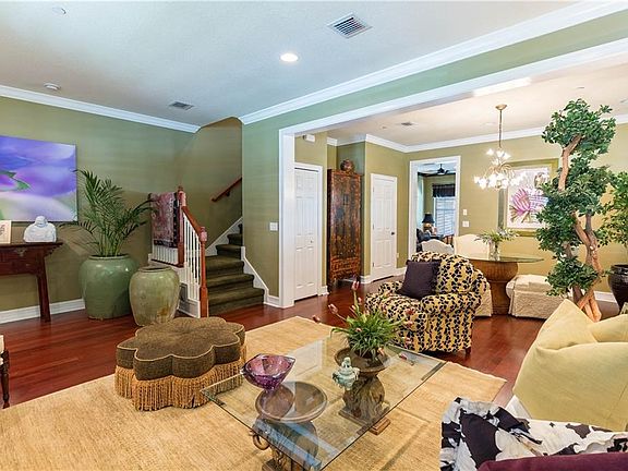 4th image of 986 Fern Ave