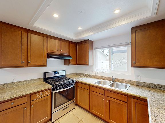 5th image of 168 Magnolia St #A
