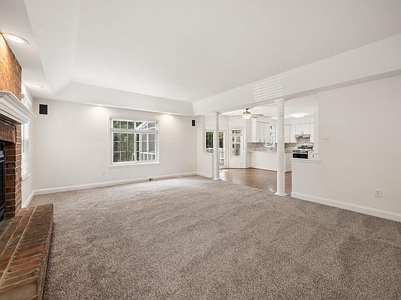5th image of 607 Oak Farm Ct