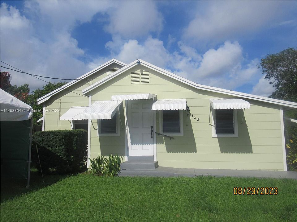 1st image of 528 NW 44th Ave #528