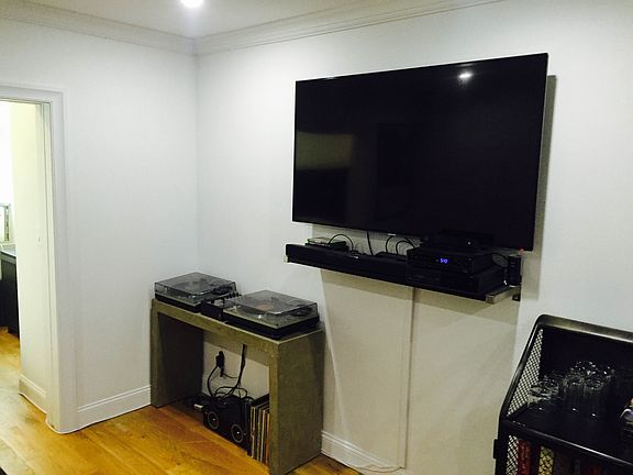 4th image of 45 Carmine St APT 2C