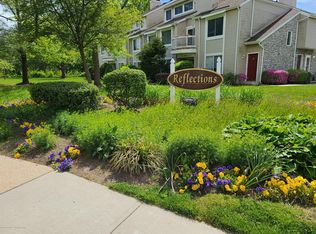 1 Chatham Sq #101, Parlin, NJ 08859