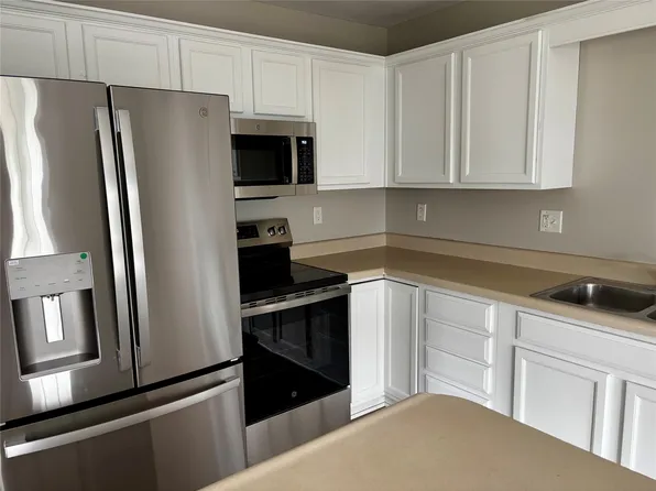 8302 Westown Pkwy Unit 7110, West Des Moines, IA 50266