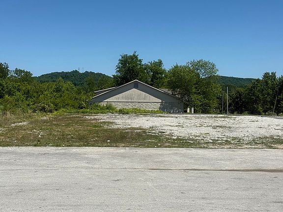 3rd image of 380 S Laurel Rd