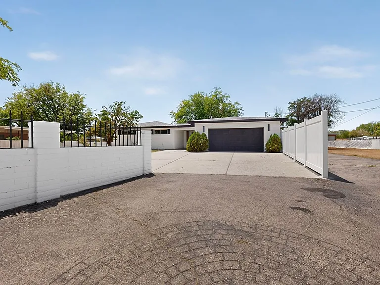 824 Ortega Rd NW — Photo 5