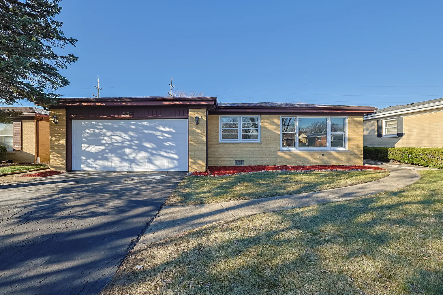 866 Timothy Ln photo 1