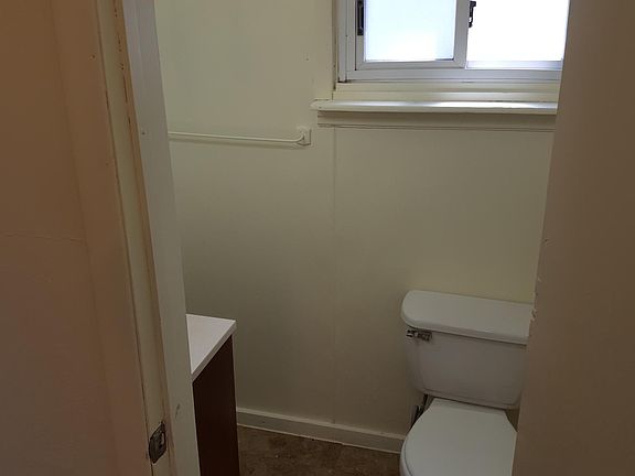3rd image of 104-106 N 9th Ave