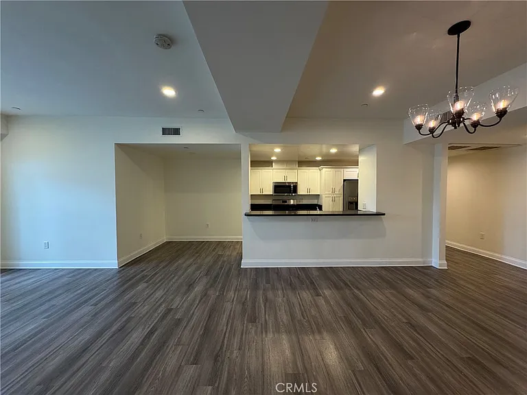 14934 Burbank Blvd #102 — Photo 9