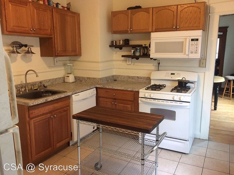 2nd image of 162 Redfield Pl APT 1