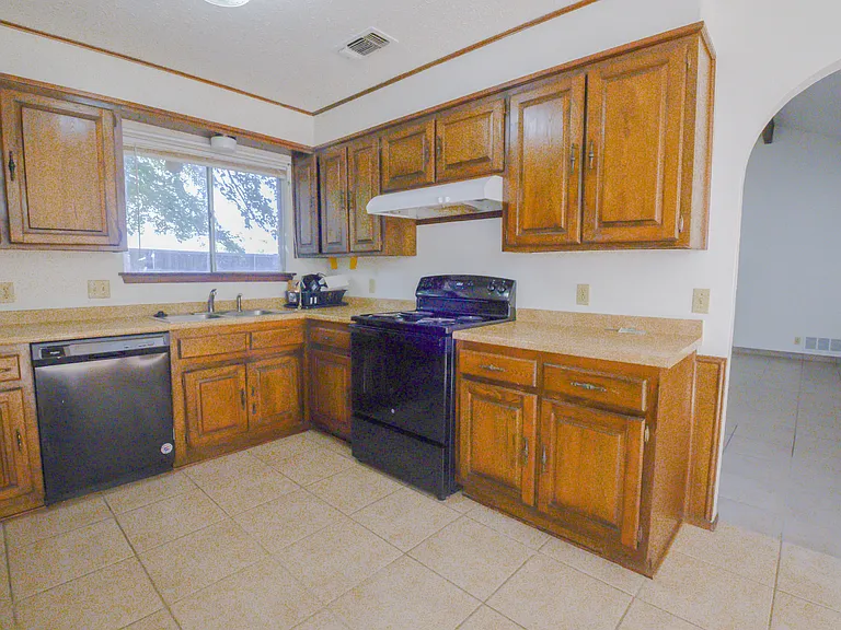 9967 Haywood Ct — Photo 7