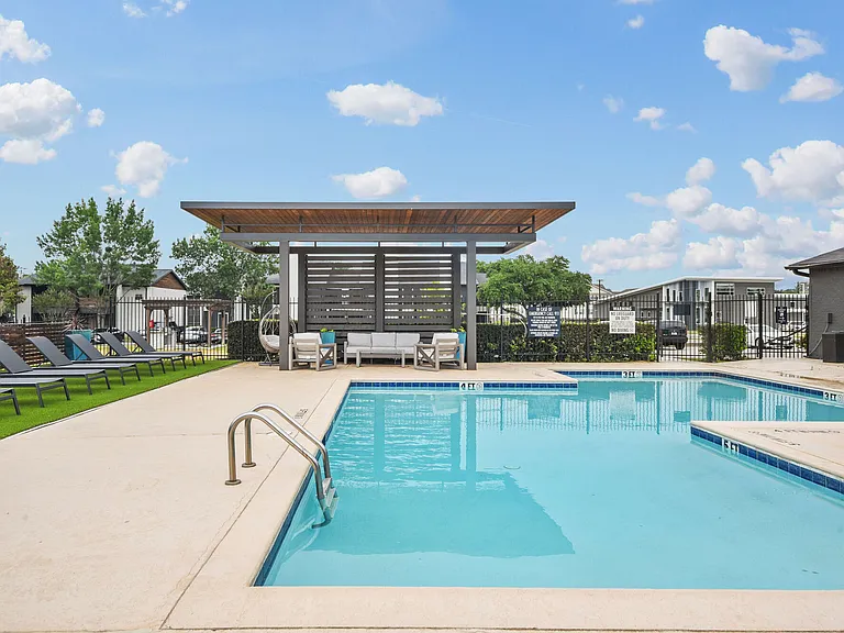 Hazelwood Apartment Homes — Photo 8