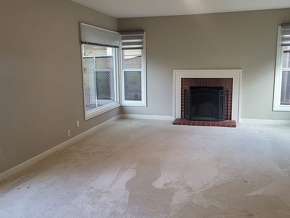 4th image of 610 Larchmont Dr
