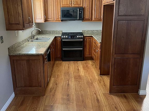 3rd image of 11867 Cayuga Pl #142