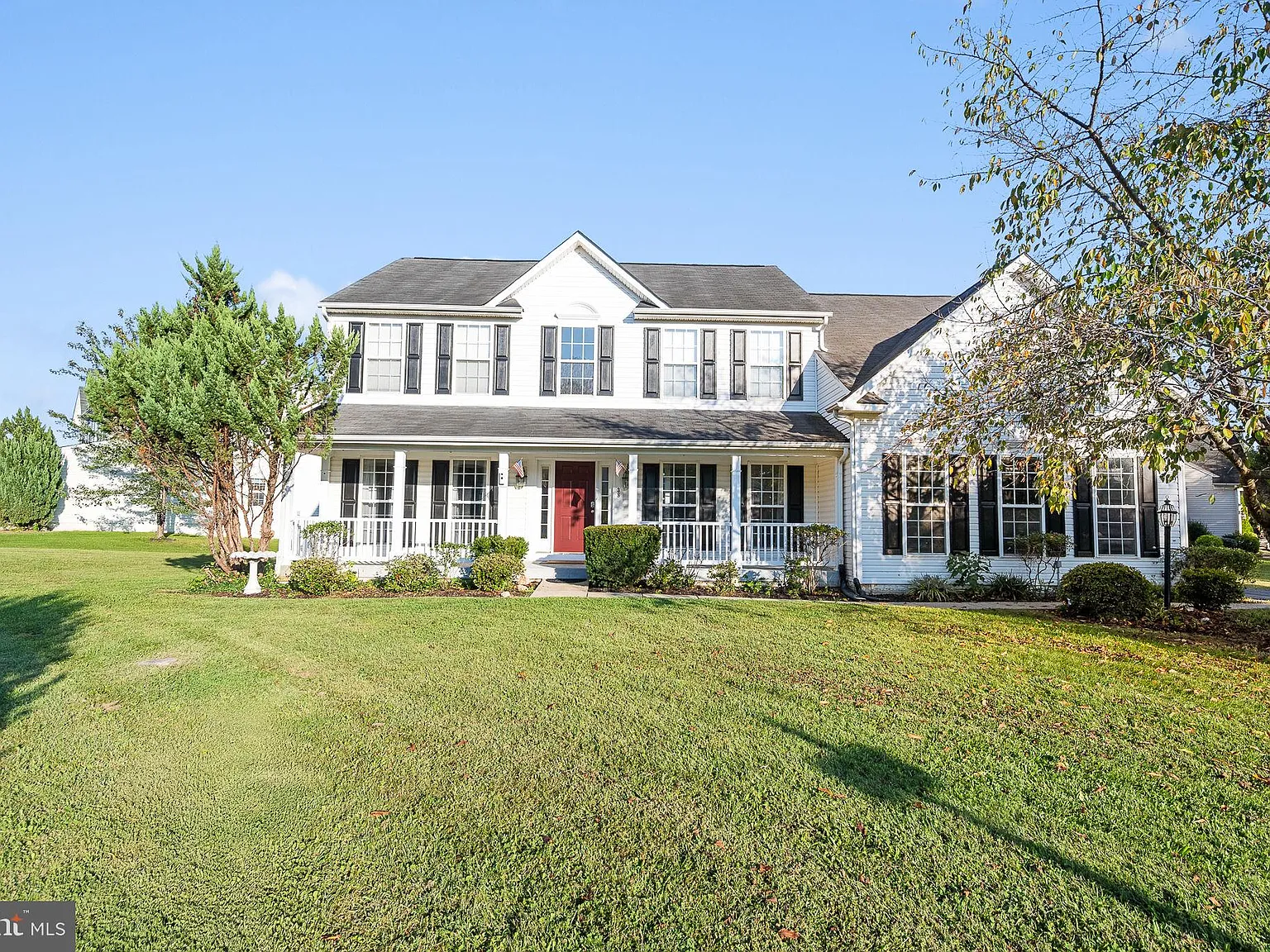 4 bed, 3.5 bath, 4628 sqft, $4,195 — Photo 1