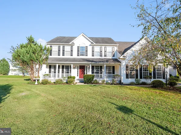 38 Houser Dr, Lovettsville, VA 20180