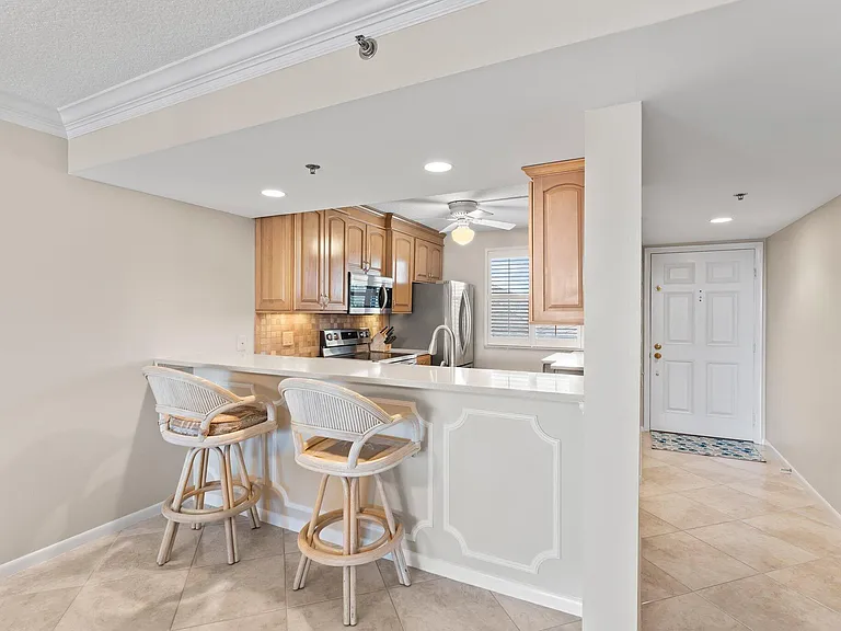 601 S Seas Dr #203 — Photo 7