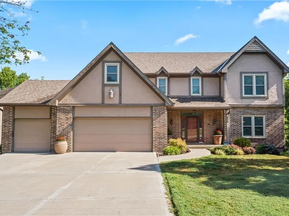 925 NW Bent Tree Dr, Lees Summit, MO 64081