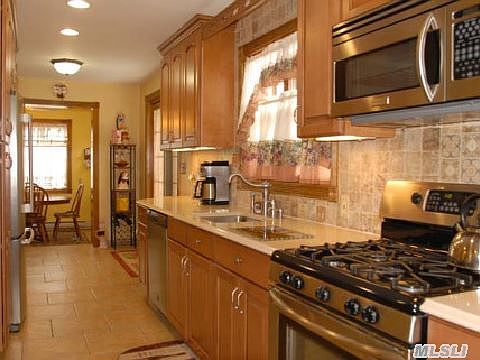 5th image of 58 Cedar Pl