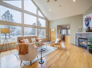 8045 NW Grubstake Way, Redmond, OR