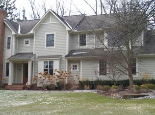 26335 Normandy Rd, Franklin, MI 48025