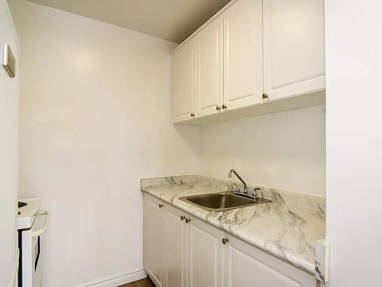 315 King William St — Photo 11