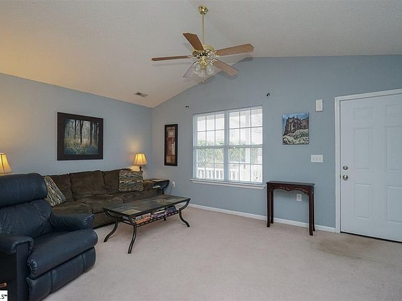 3rd image of 18 Fairhope Ln