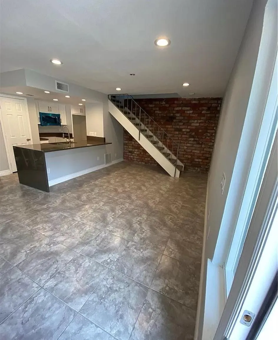 2 bed, 882 sqft, $1,780 — Photo 4