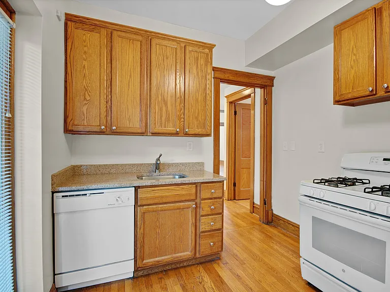 3600 N Hermitage Ave #2 — Photo 10