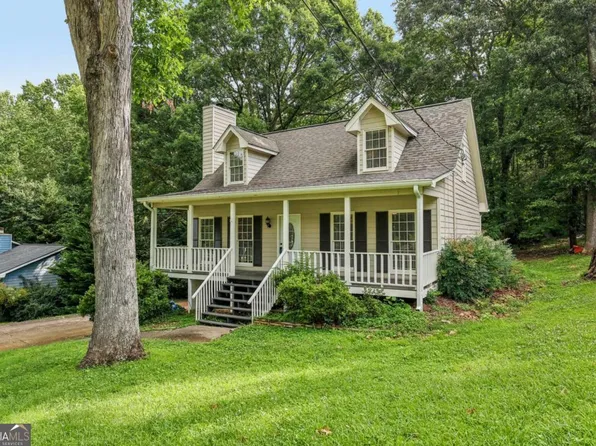 6255 Oak Leaf Dr, Flowery Branch, GA 30542