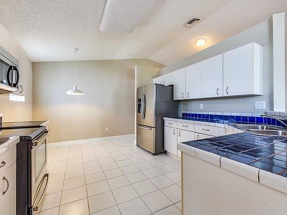 3rd image of 17052 NW 10th St