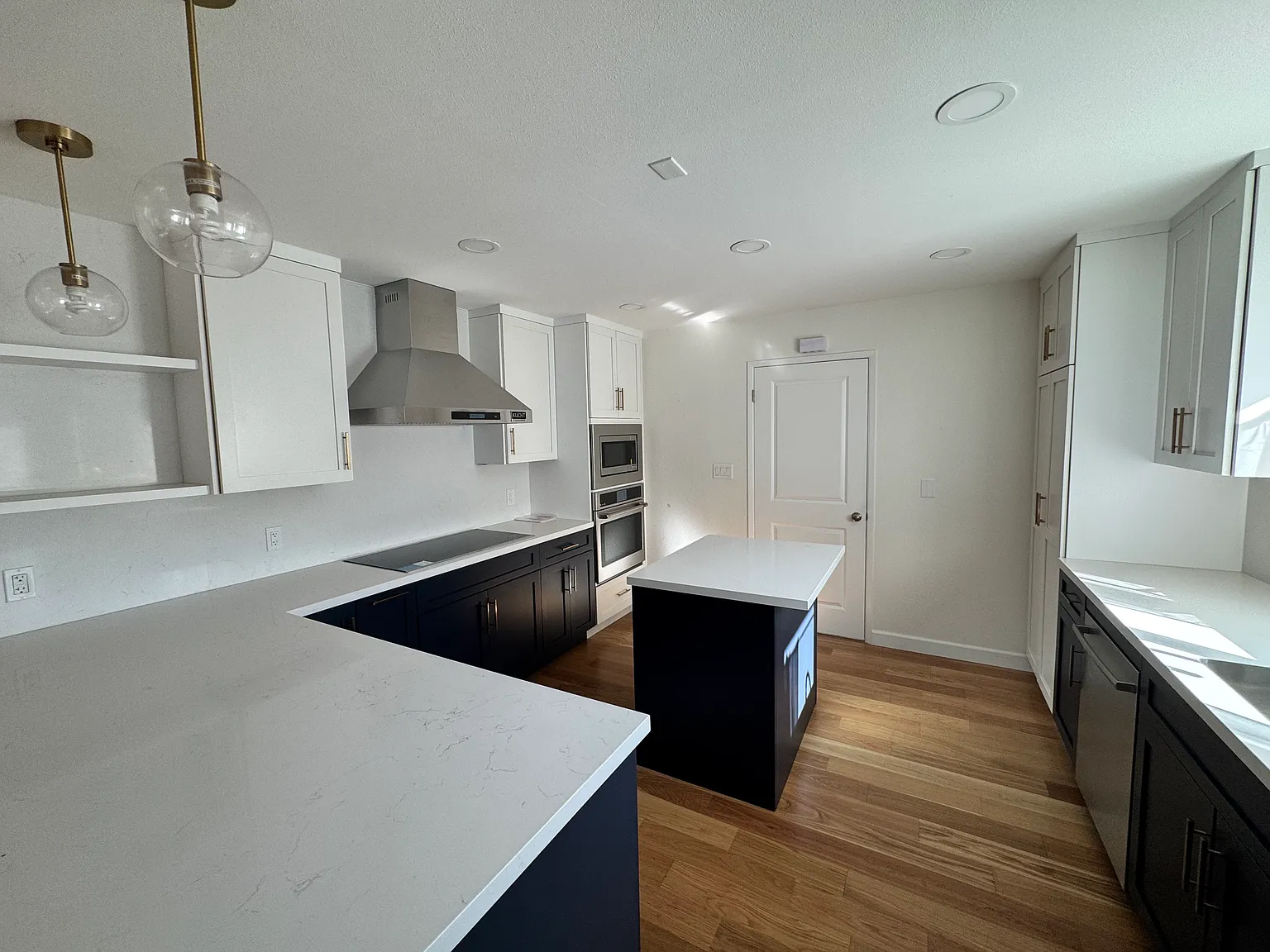 955 Cherry Ave — Photo 4