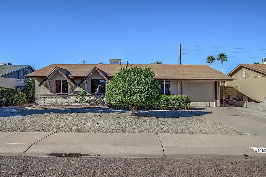 1st image of 8728 N 39th Dr