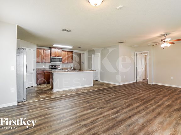 5th image of 6817 Langford St