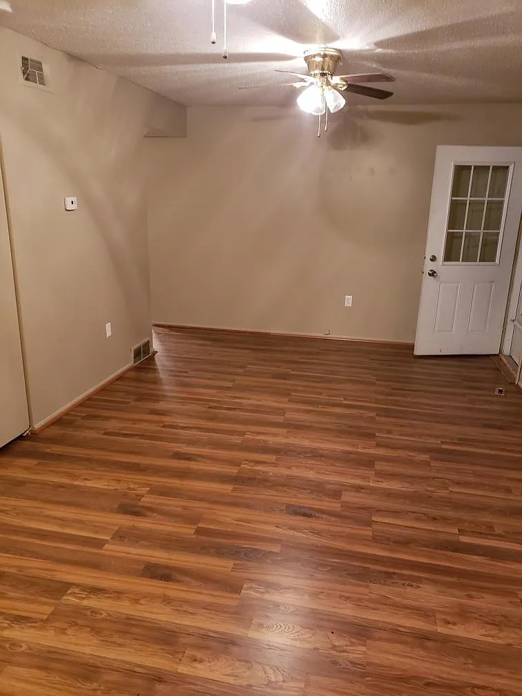 3 bed, 1100 sqft, $785 — Photo 1
